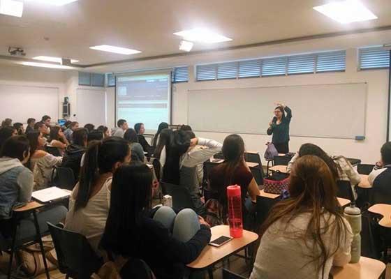 Image for article Colombia: Students at Two Universities Learn about Falun Dafa